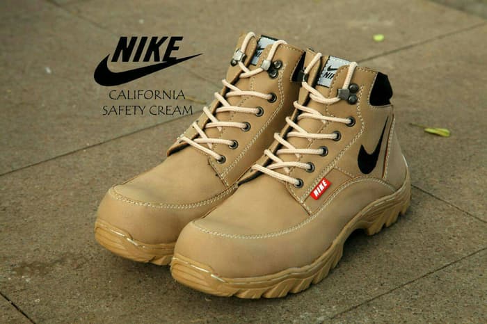 Brand NIKE CORTEZ SAFETY BOOT BIKERS 