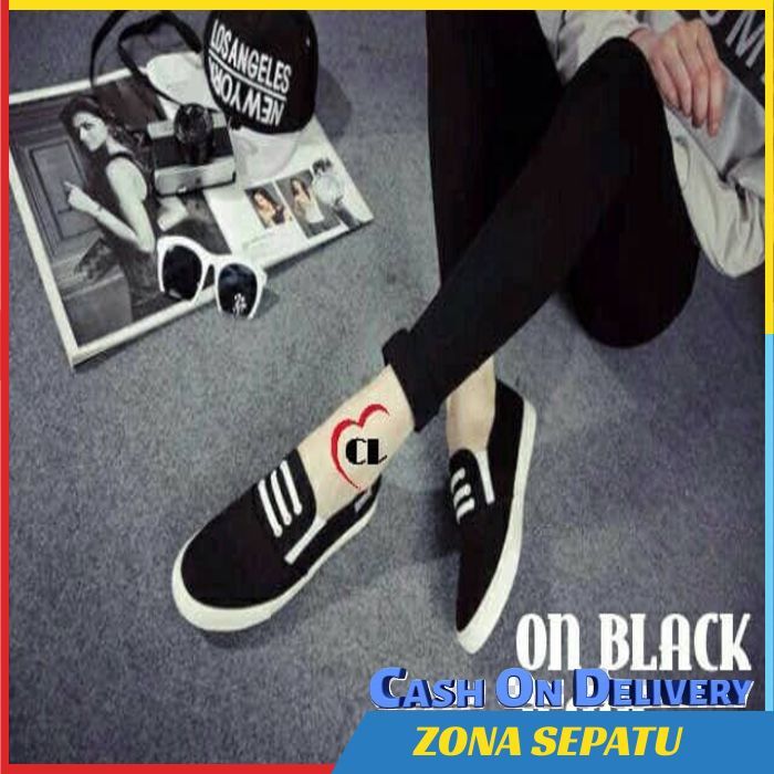 Jual Harga murah SEPATU KETS SLIP ON SLAVINA AVATAR HITAM/UNGU