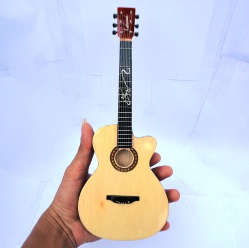 Miniatur Gitar Acoustic Lakewood Sunghajung