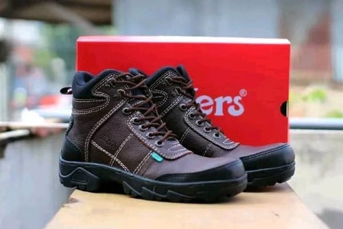 KICKERS SAFETY BOOTS PROYEK KULIT ASLI UJUNG BESI / BONUS KAOS KAKI