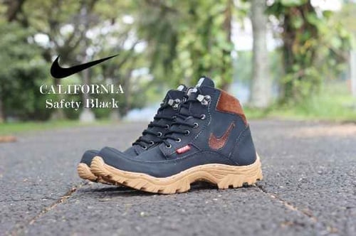 SEPATU PRIA NIKE CALIFORNIA BOOTS SAFETY UJUNG BESI /FREE KAOS KAKI