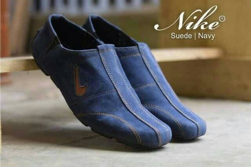 Sepatu Slop Nike suede navy blue