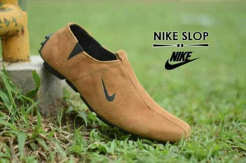 Sepatu slop pria casual Nike sporty leather suede tan