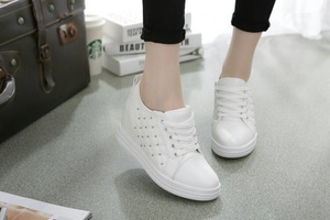 FASHION Sepatu Boot Wanita ZR35 Putih