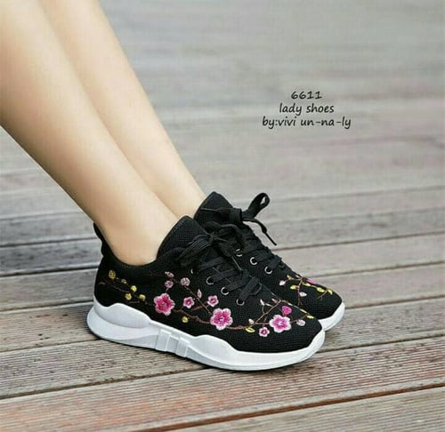 Sneakers Bunga Sakura Korean Style - Black