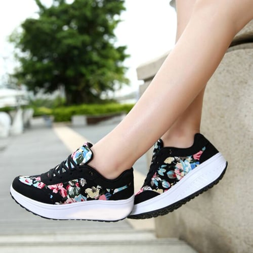 Sepatu Kets Wedges SR05 Bunga Hitam
