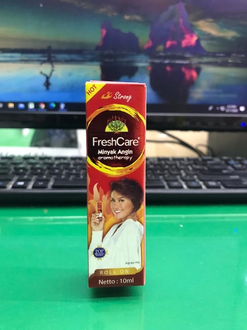 FRESH CARE HOT STRONG ROLL ON MINYAK ANGIN AROMATHERAPY ISI 10 ML