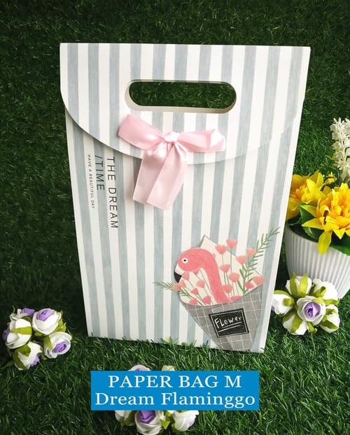 Product description Paper Bag Motif / Tas Kertas Kado / Tas Ulang tahun - M The Dream-Flaminggo