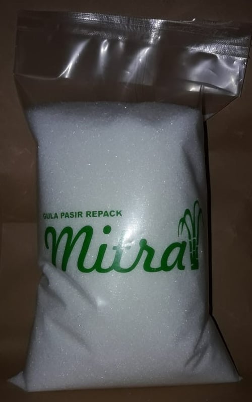 Gula Putih Repack 1 kg , warna gula bisa putih atau kuning, karena sesuai panen gula tebu