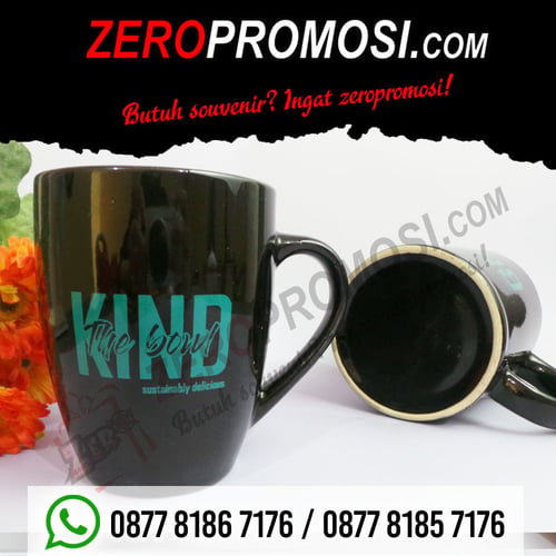Mug Keramik Hitam untuk souvenir dengan custom logo