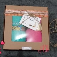 aj2 70x140 2baris PAKET HANDUK COUPLE BORDIR SEPASANG PLUS BOX