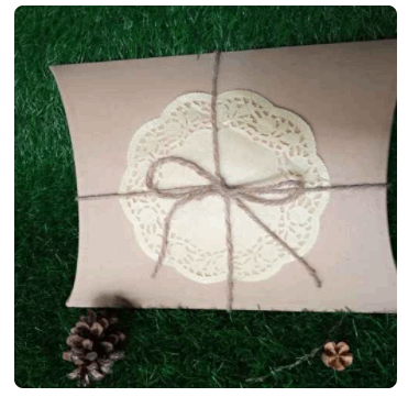 PILLOW BOX KOTAK KADO,UKURAN PLT 26 X 20 X 6CM DOYLEYS - KUNING