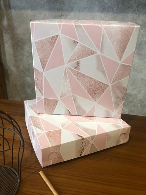 Box Kotak Hadiah 20 cm Packaging Hampers Bingkisan Baju Termurah