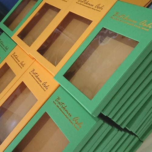 Box Packaging Batik pakai jendela mika bisa custom warna dan logo