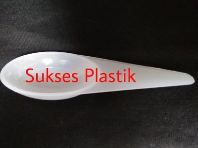 SENDOK OBAT SENDOK PLASTIK (1000 pcs)