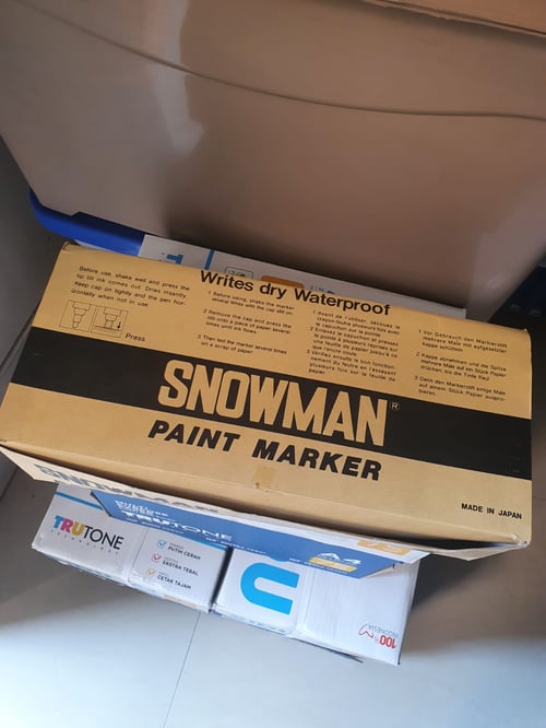 snowman paint marker