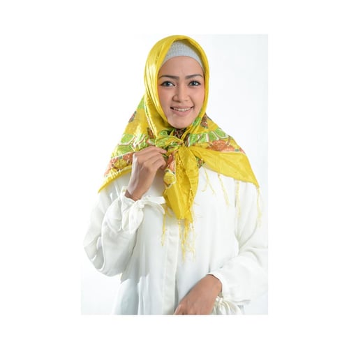 Jilbab Cantik Segi Empat Kuning