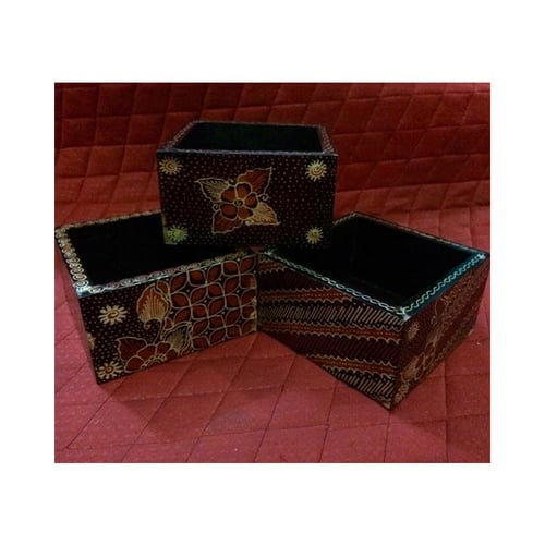 Kotak Persegi Kayu Batik